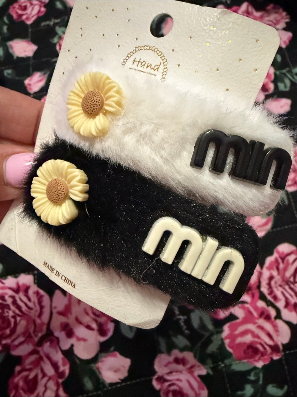 Fuzzy Daisy Hair Clips - Black & White Set